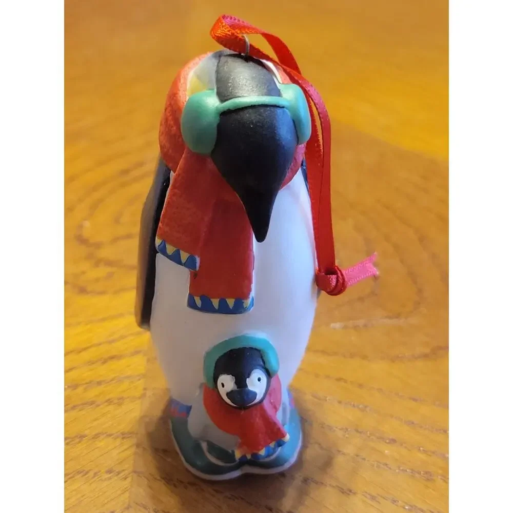 Hallmark Keepsake 2001 Safe and Snug Mother Baby Penguin Christmas‎ Ornament